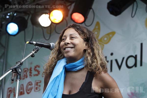 ELISABETH KONTOMANOU - 2005-08-20 - PARIS - Paris Plage (Pont de Sully) - 